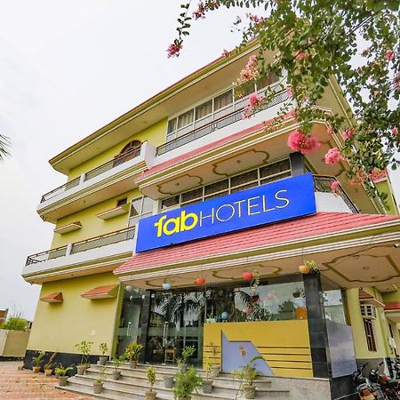 Fabhotel Kriti Green Varanasi Exterior photo