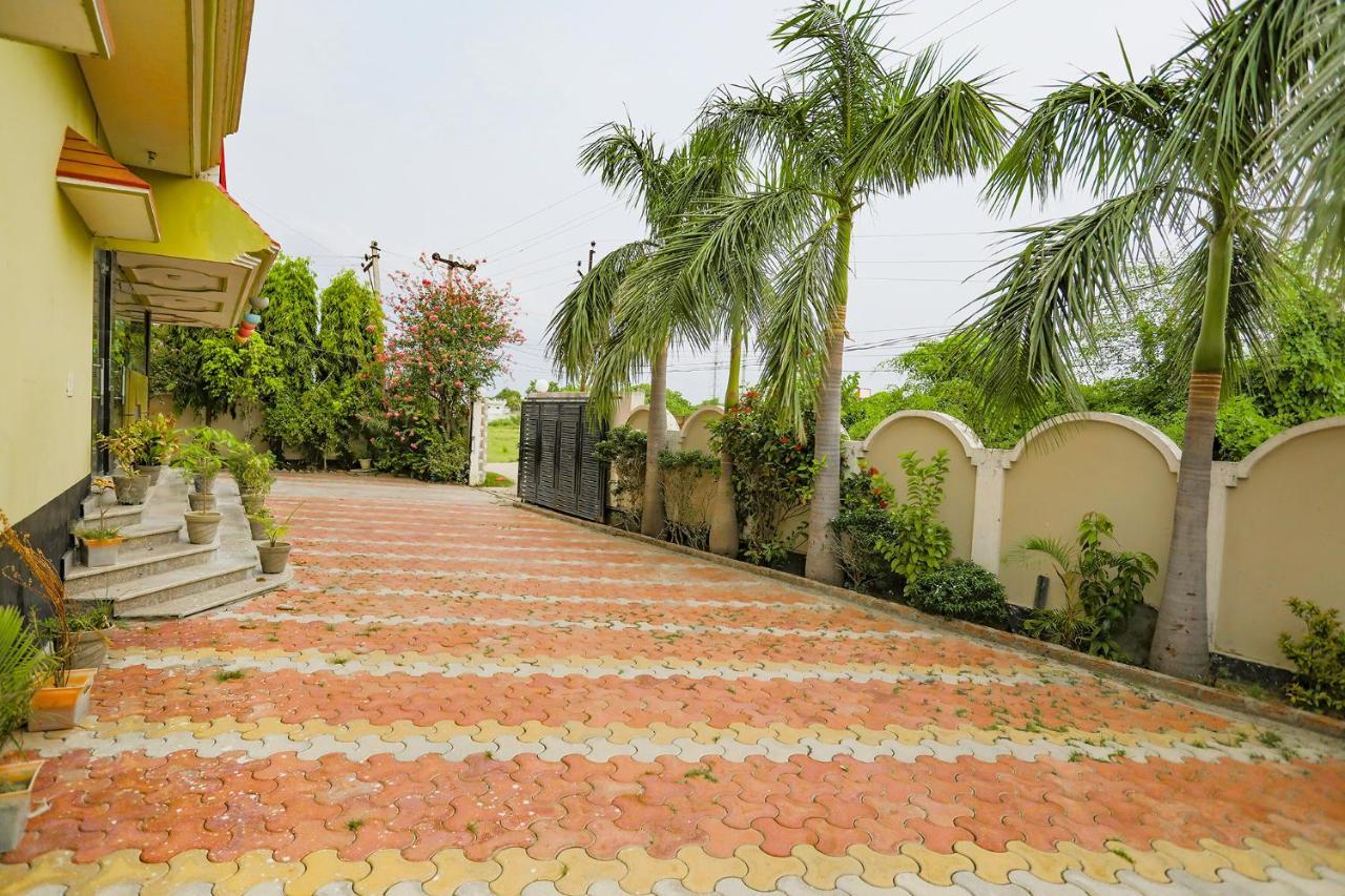 Fabhotel Kriti Green Varanasi Exterior photo